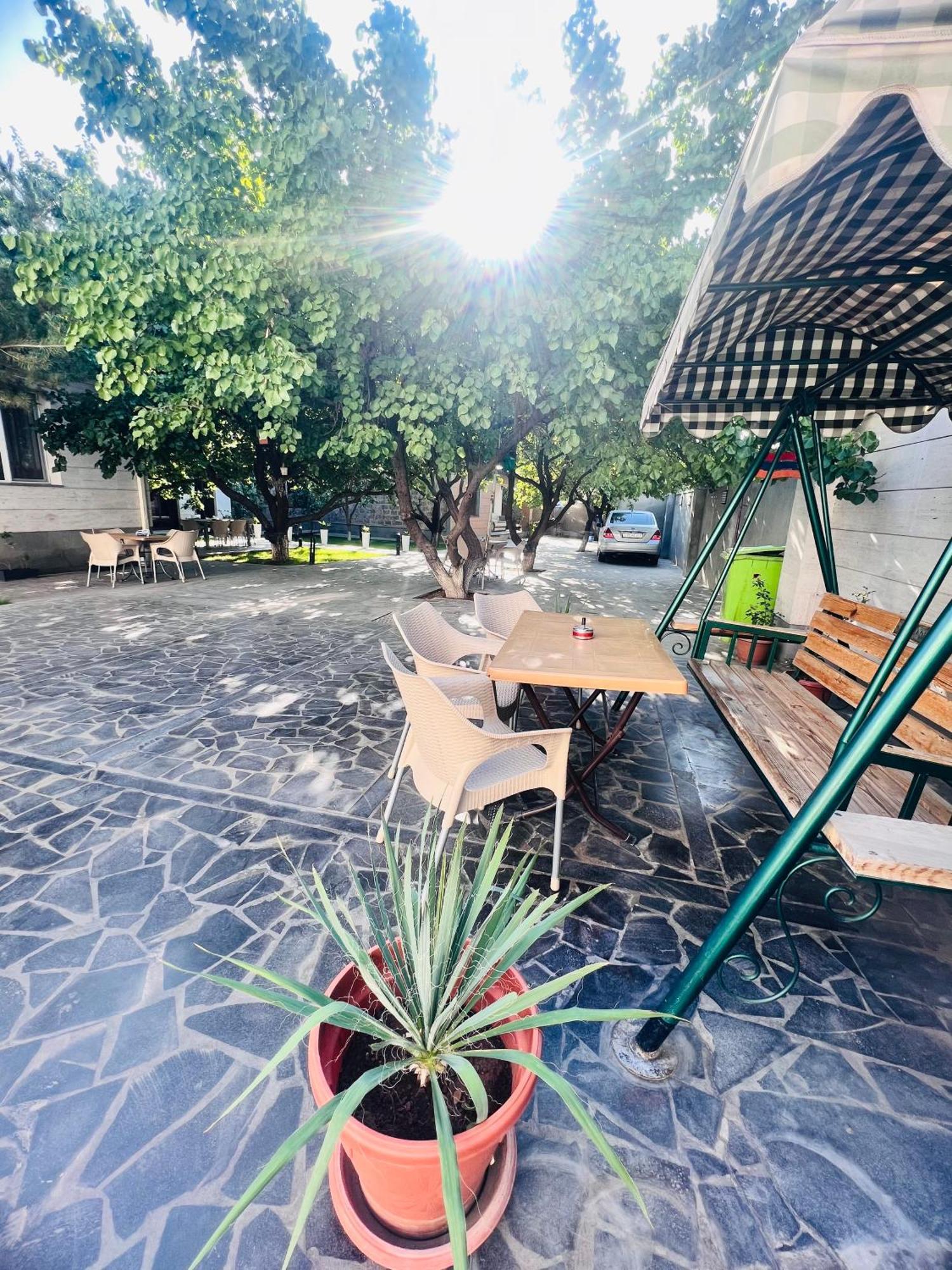 Marnar Hotel Yerevan Exterior photo