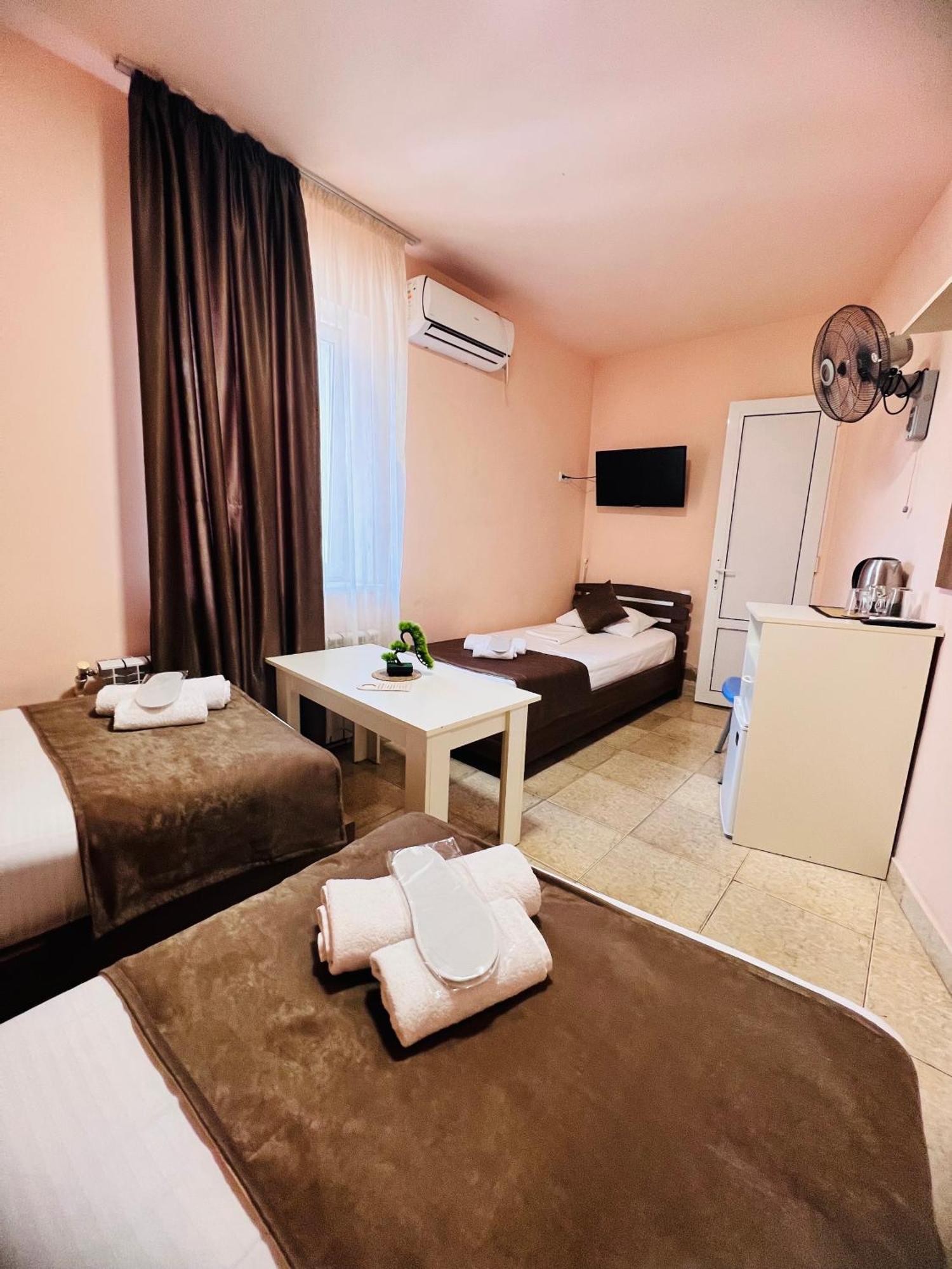 Marnar Hotel Yerevan Exterior photo